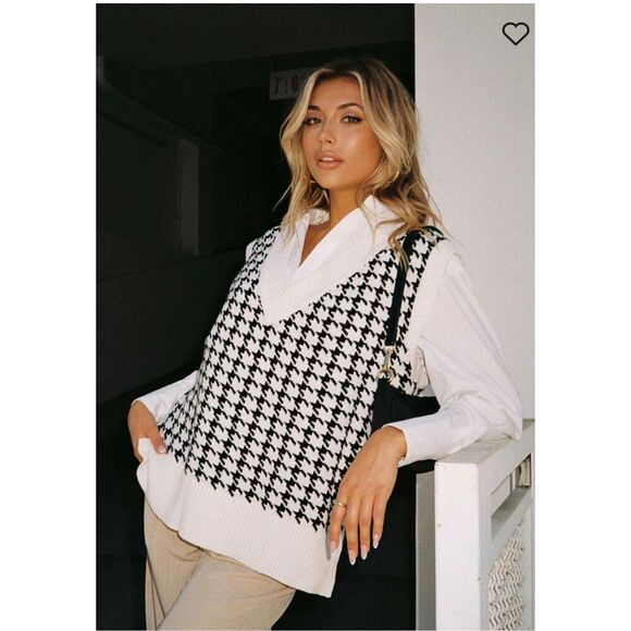 PRINCESS POLLY ASHTON SWEATER VEST WHITE BLACK SZ XS/S OVERSIZED - Picture 1 of 12
